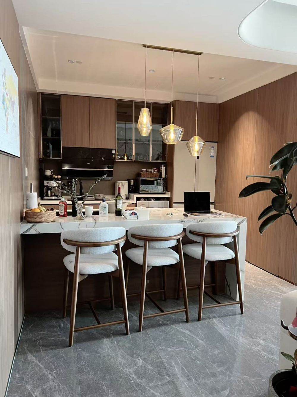 Housing image — Living Room