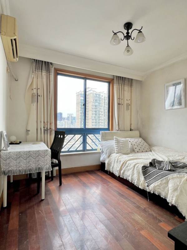 Housing image — Bedroom