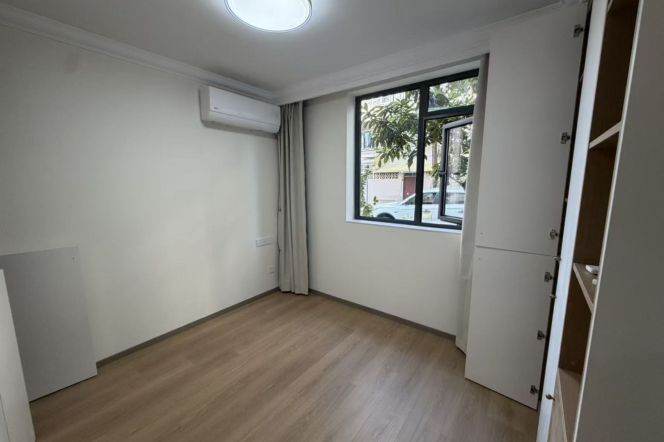 1BR Apartment near Longhua Metro with Private Garden (L11/L12)