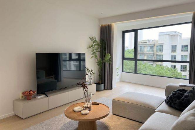 2BR Apartment at Top Of City (L13)