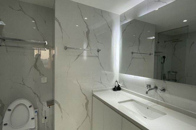 High-Floor Spacious 1BR Apartment near Jiaotong University Metro with Outstanding View