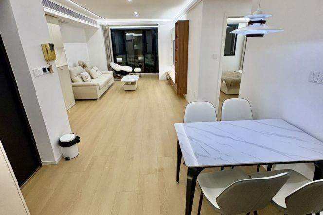 2BR Apartment in Jing'an (L1/L12/L13)