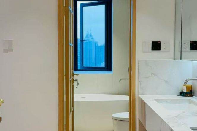 High-Floor 3BR Apartment in Gubei