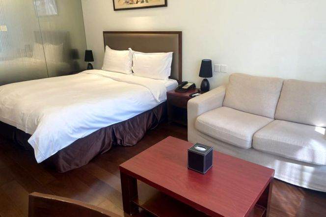 Short-Term 1BR Serviced Apartment near Shanghai Railway Station (L1)