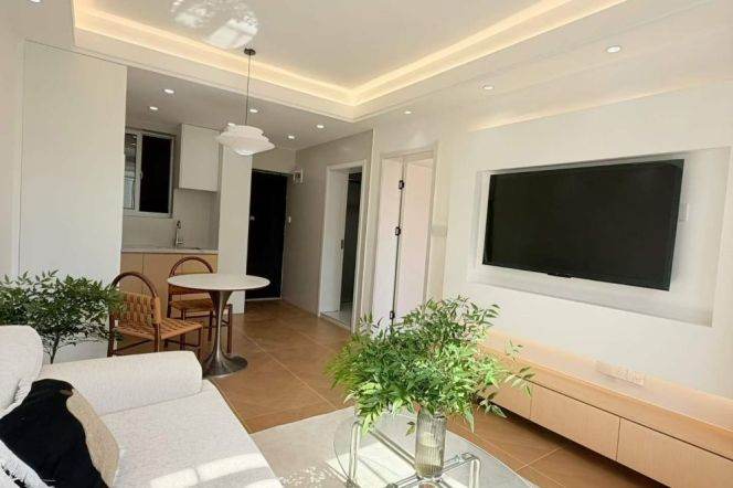 1BR Apartment in Jing'an (L2/L11)