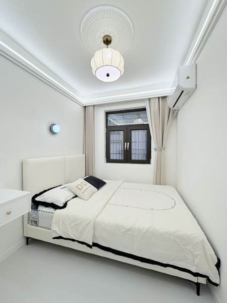 Housing image — Bedroom