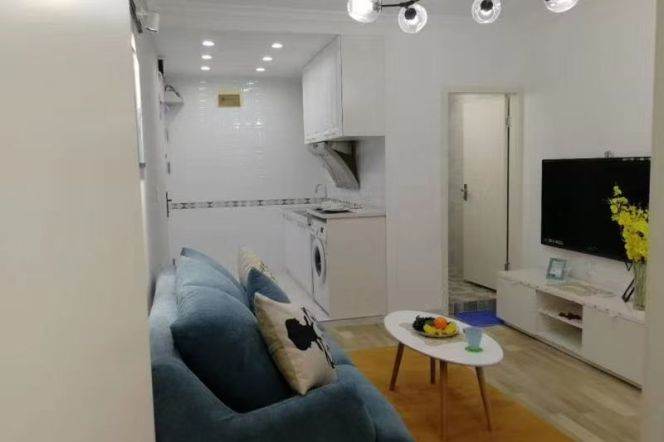 High-Floor 2BR Apartment near Zhongshan Park (L2/L3/L4)