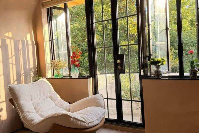 Spacious 1BR Villa in Old Xuhui with Terrace (L1)