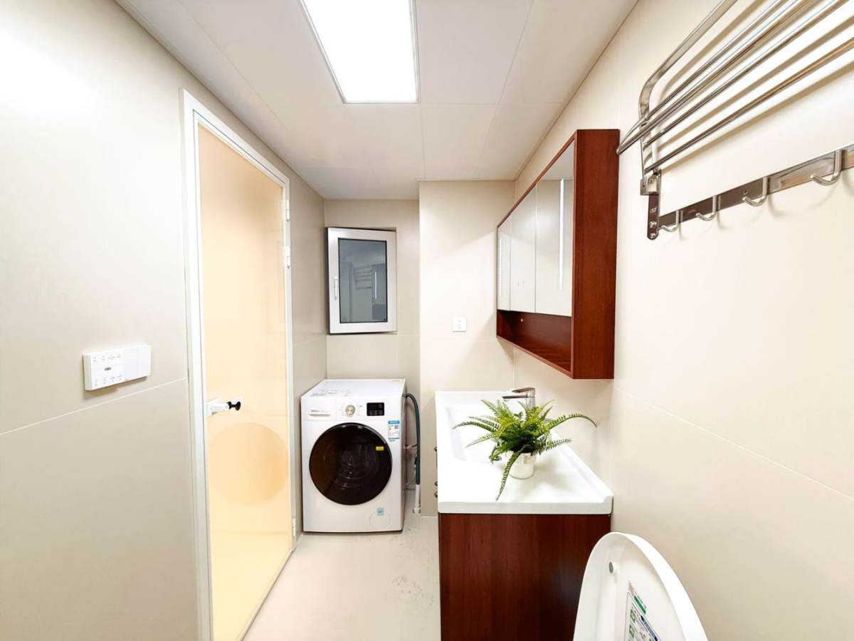 Housing image — Bathroom