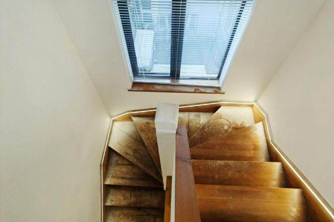 3BR Lane House near Zhaojiabang Rd Metro with Terrace (L7/L9)