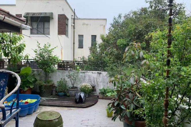 Historic 3BR Apartment near Zhongshan Park with Green View (L2/L3/L4)