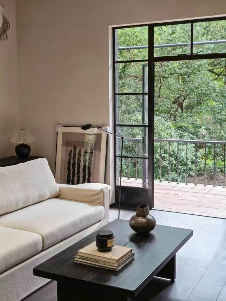 Housing image — Living Room