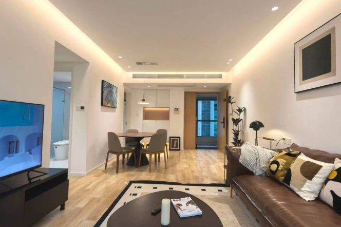 Spacious 1BR Apartment at 8 Park Avenue (L7)