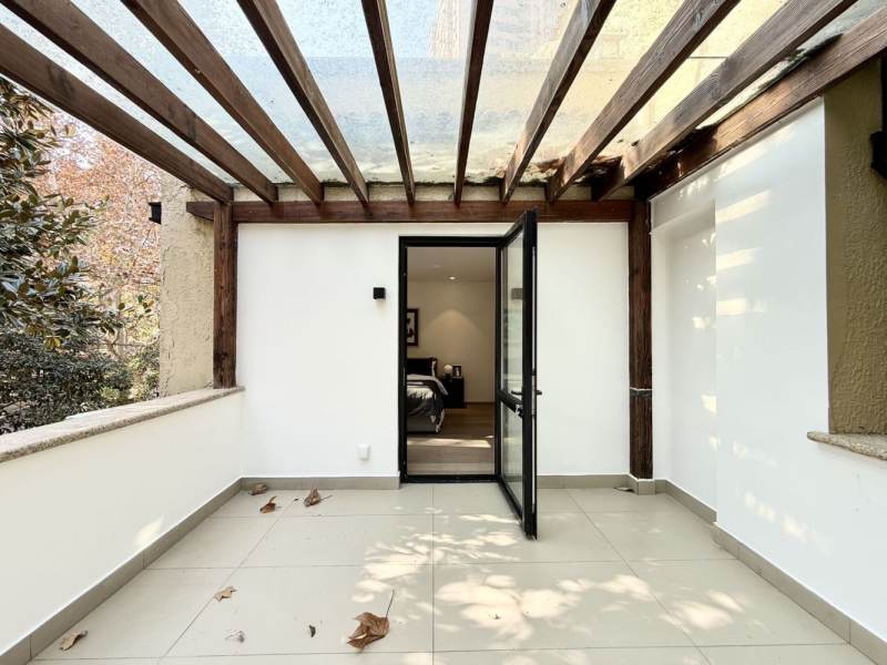 Housing image — Balcony