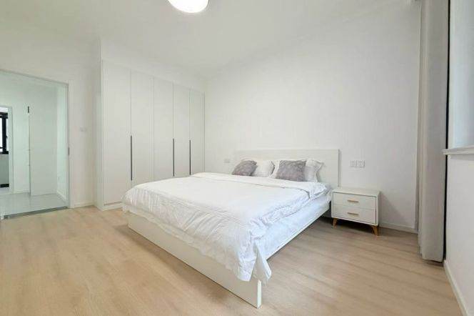 Spacious 1BR Apartment near Zhongshan Park with Private Garden (L3/L4)
