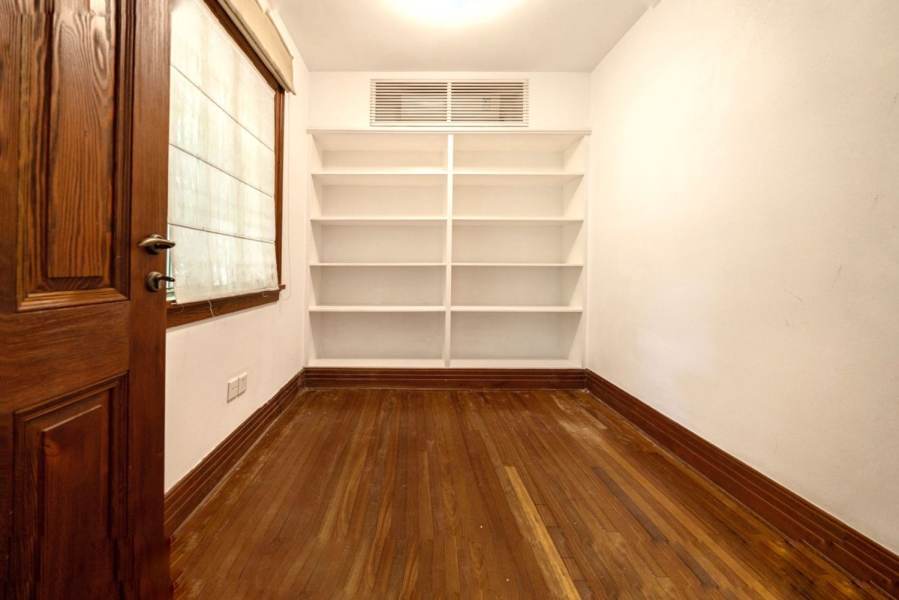 Housing image — Bedroom