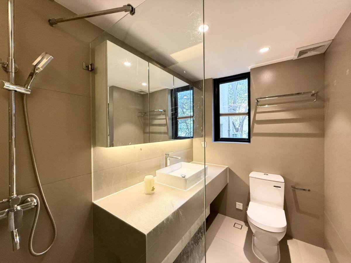 Housing image — Bathroom