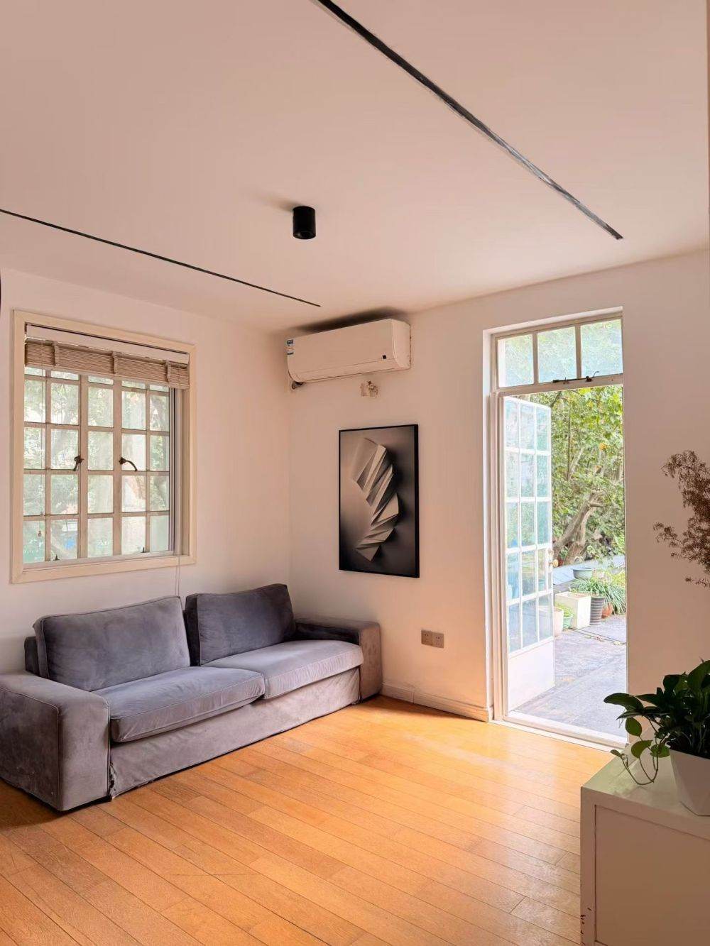Housing image — Living Room
