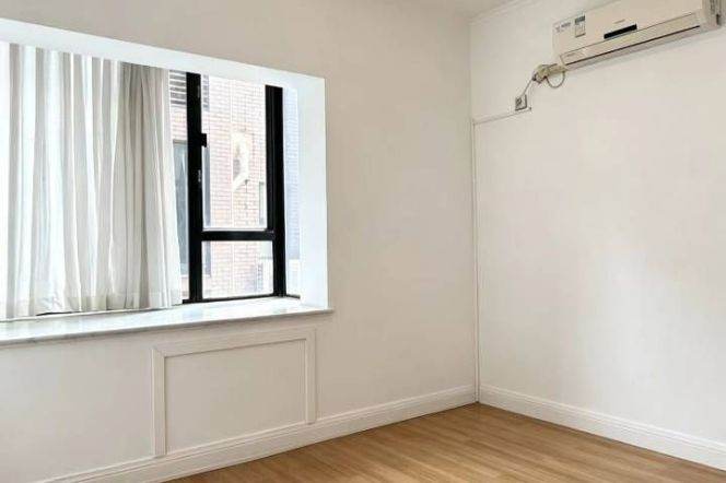 3BR Apartment near Jiangsu Rd Metro