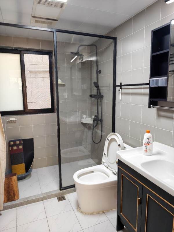 Housing image — Bathroom