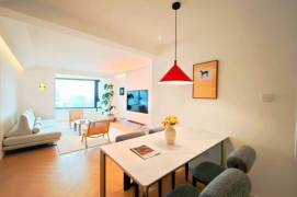 High-Floor Spacious 2BR Apartment near Zhenping Rd Metro (L3/L4/L7)