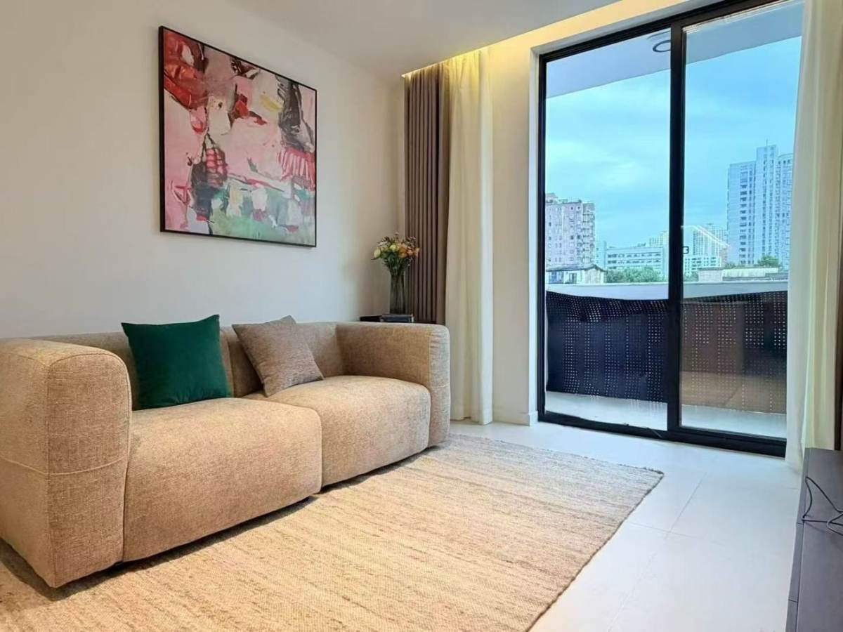 Housing image — Balcony