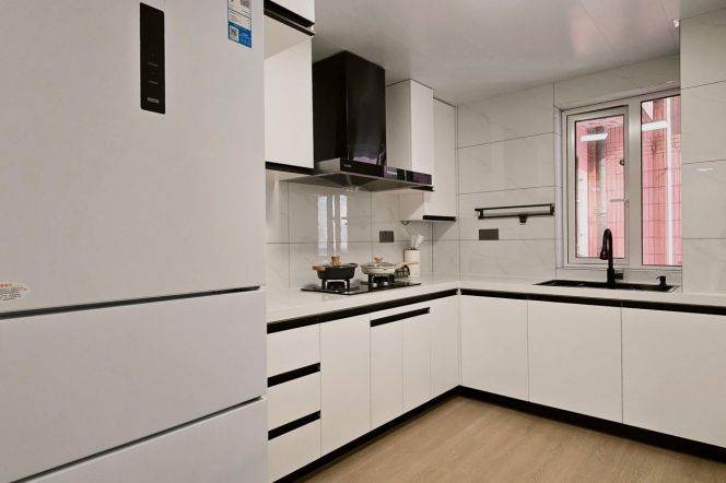 High-Floor 1BR Apartment in Jing'an (L2/L11)