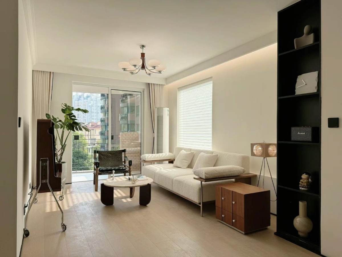 Housing image — Living Room
