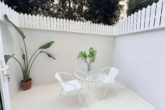 1BR Apartment near Zhongshan Park with Terrace (L2/L3/L4)