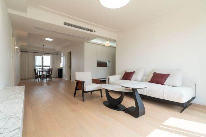 High-Floor 3BR Apartment in Laoximen (L8/L10/L14)