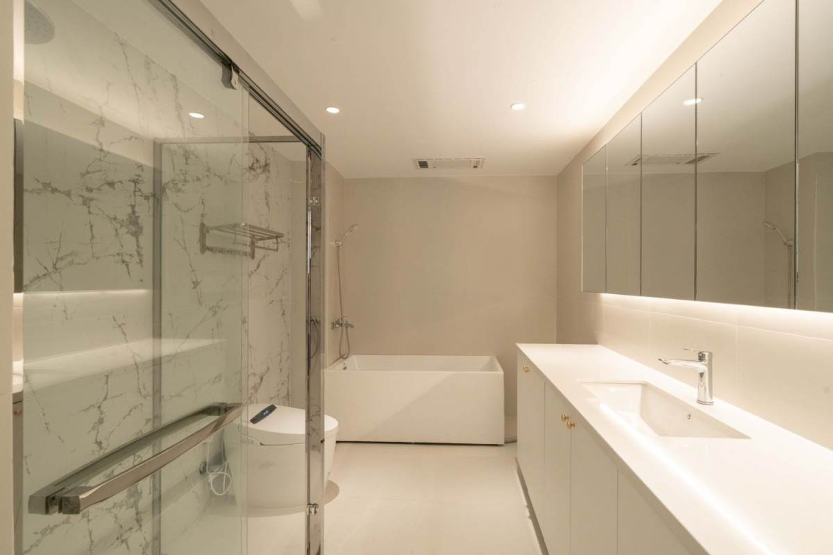 Housing image — Bathroom