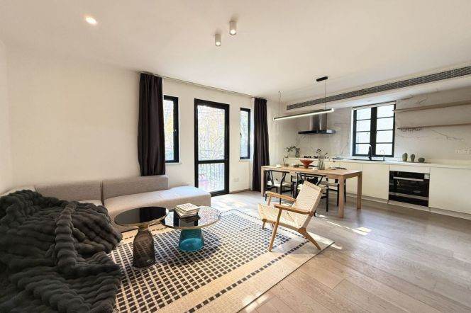 3BR Lane House in Old Xuhui with Terrace