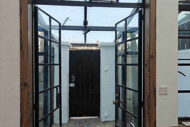 High-Ceiling 3BR Lane House in Old Xuhui with Terrace (L1/L9/L11)