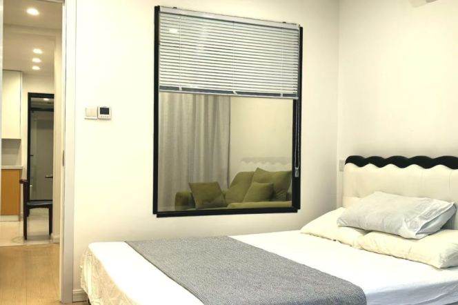 High-Floor 1BR Apartment in Xujiahui (L1/L9/L11)