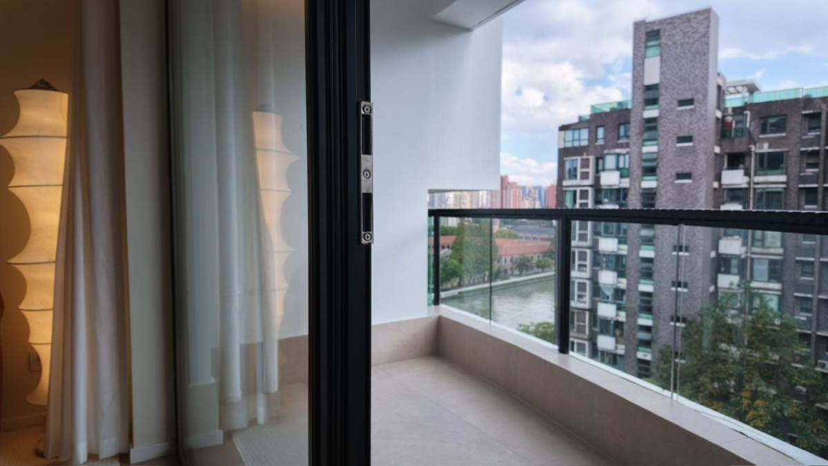 Housing image — Balcony