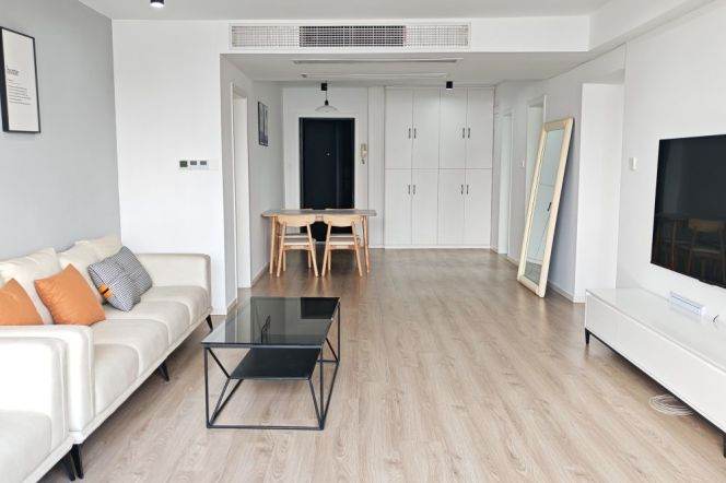 High-Floor 3BR Apartment at Sanhe Garden