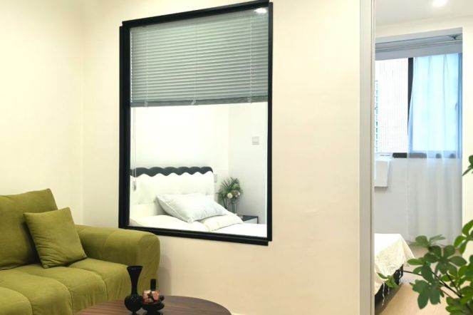 High-Floor 1BR Apartment in Xujiahui (L1/L9/L11)