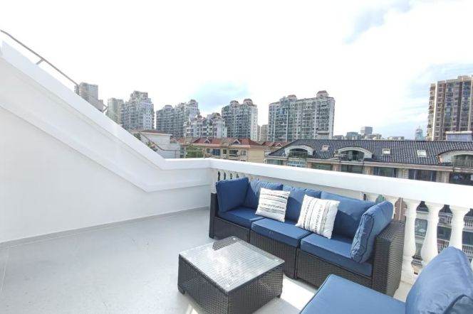 3BR Apartment near Wuzhong Road Metro with Terrace (L15)
