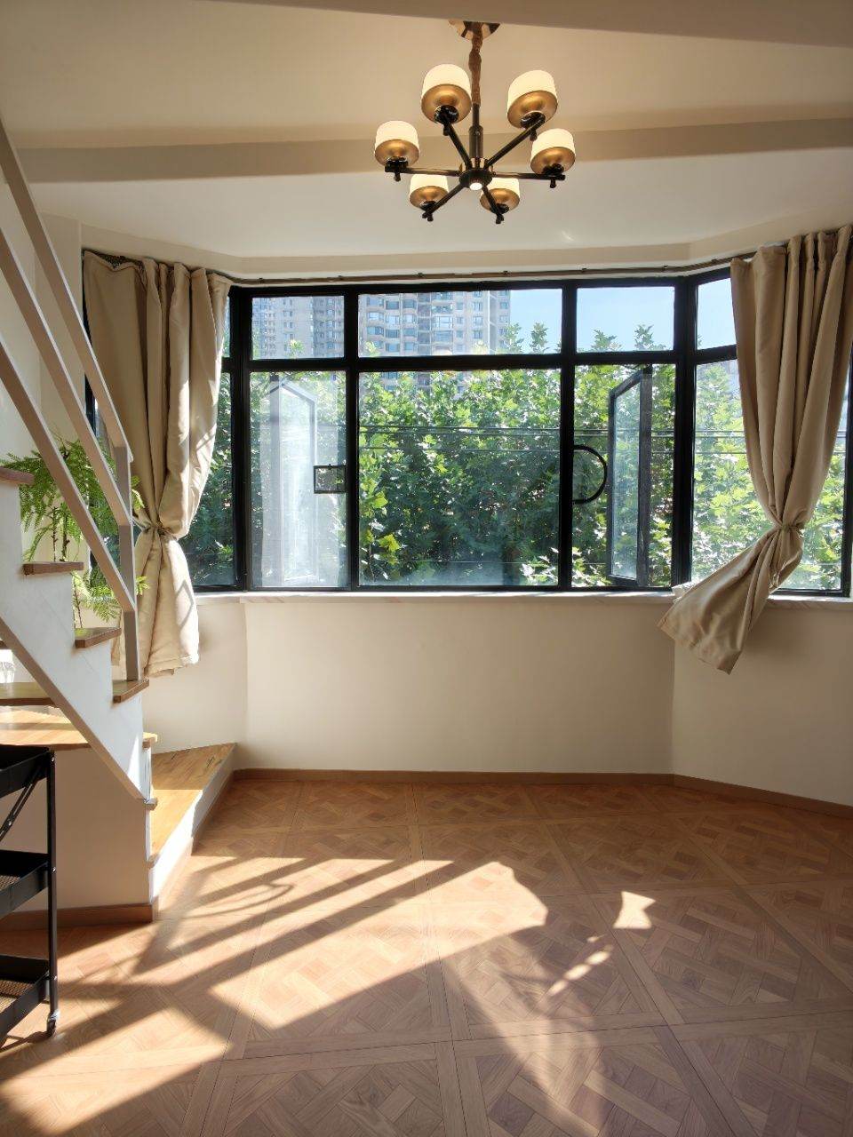 Housing image — Living Room