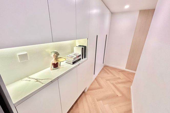 Spacious 1BR Apartment near Hongqiao Rd Metro (L3/L4/L10)