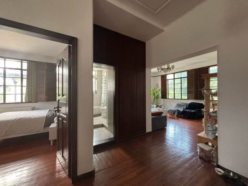 Housing image — Living Room