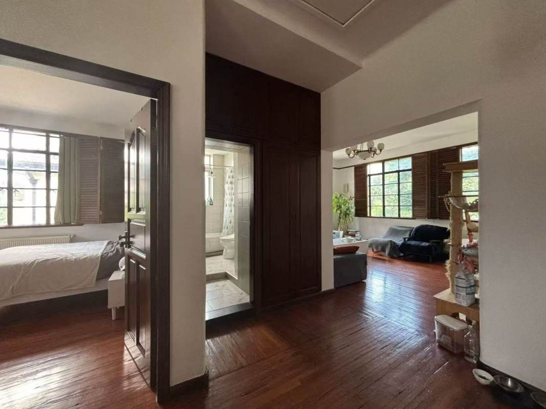Housing image — Living Room