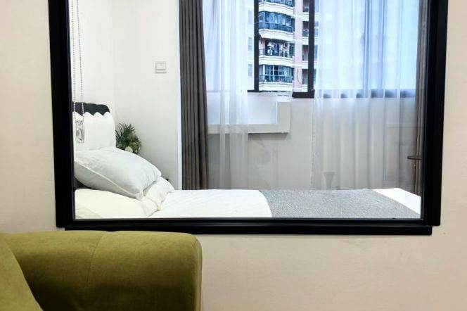 High-Floor 1BR Apartment in Xujiahui (L1/L9/L11)