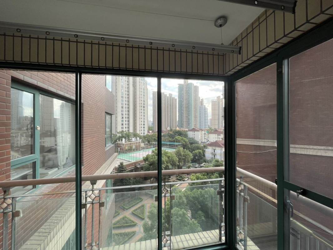 Housing image — Balcony