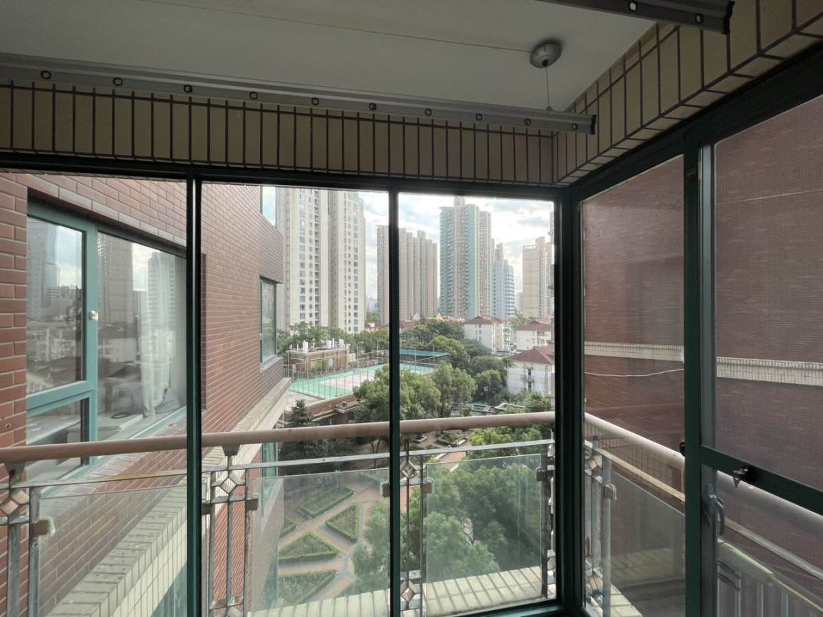 Housing image — Balcony