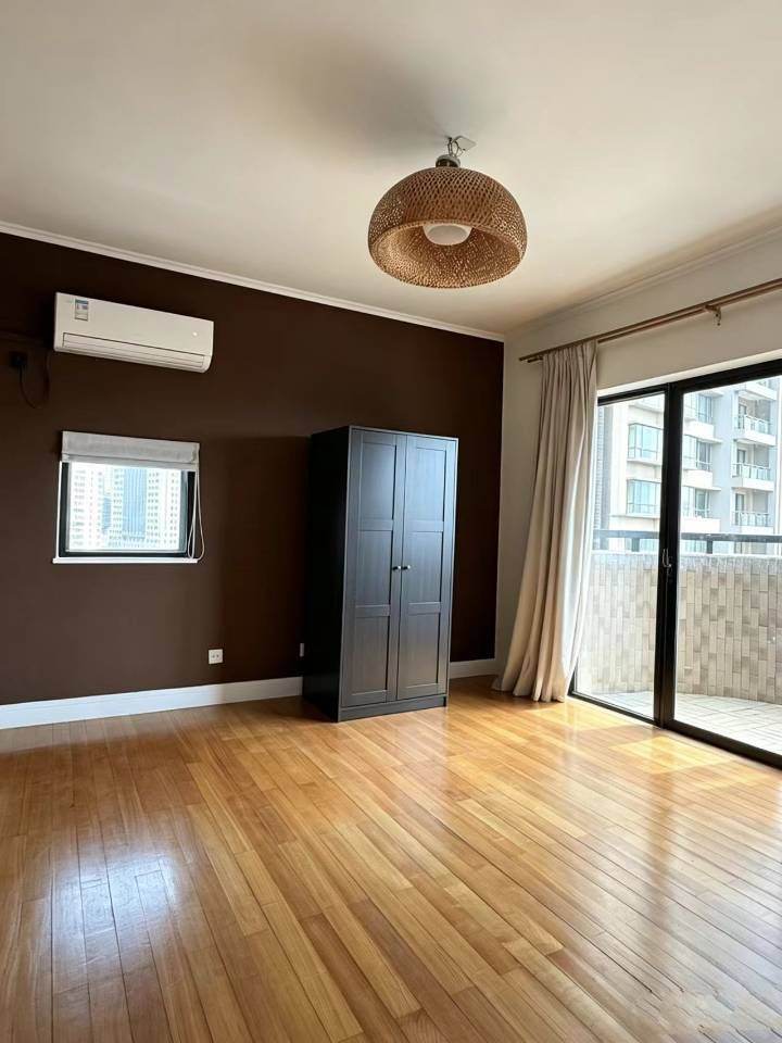 Housing image — Bedroom