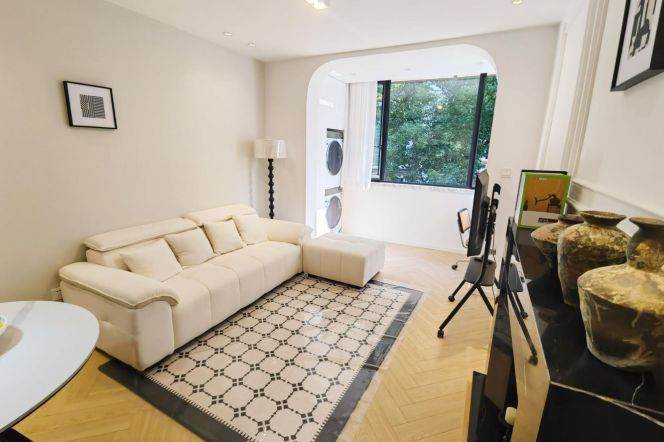 2BR Apartment in Old Xuhui (L2/L7/L14)