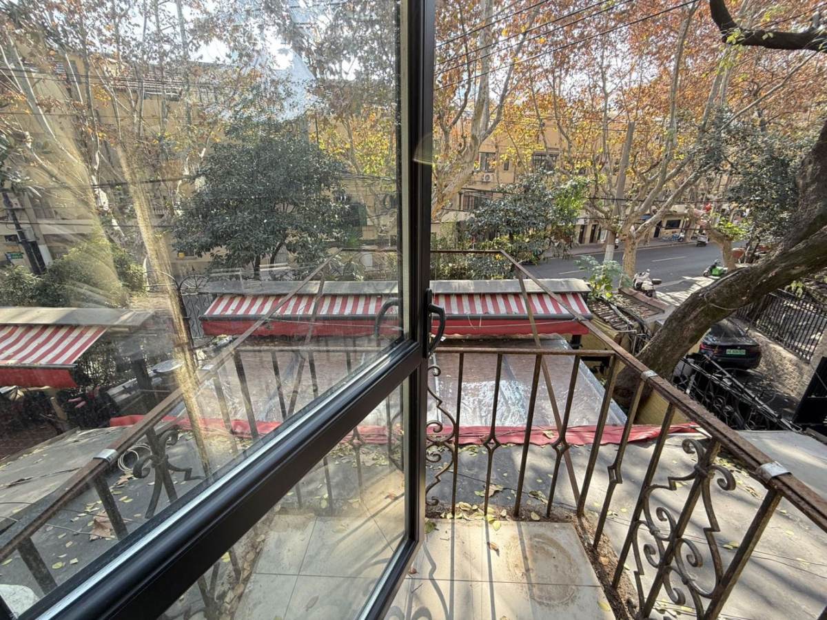 Housing image — Balcony