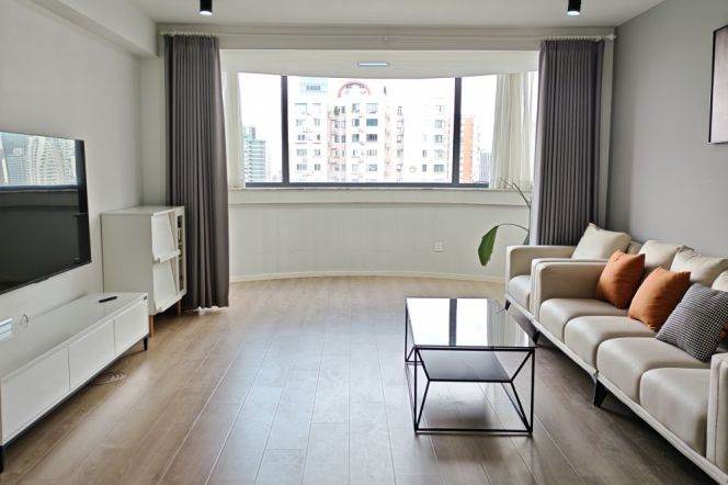 High-Floor 3BR Apartment at Sanhe Garden