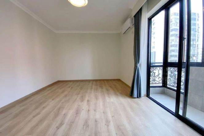 Spacious 2BR Apartment near Jiaotong University Metro (L10/L11)